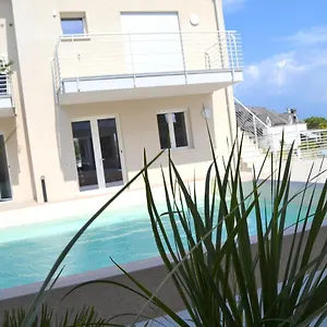 https://aura-ar-holidayhome.hotelinveneto.com